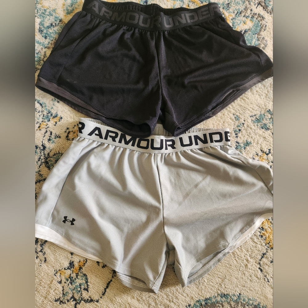 Under Armour Women's Athletic Shorts in Black and Gray